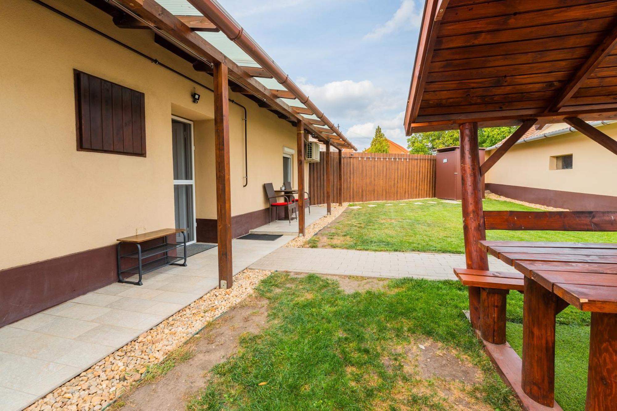 Dio Vendeghaz Villa Mezokovesd Bagian luar foto