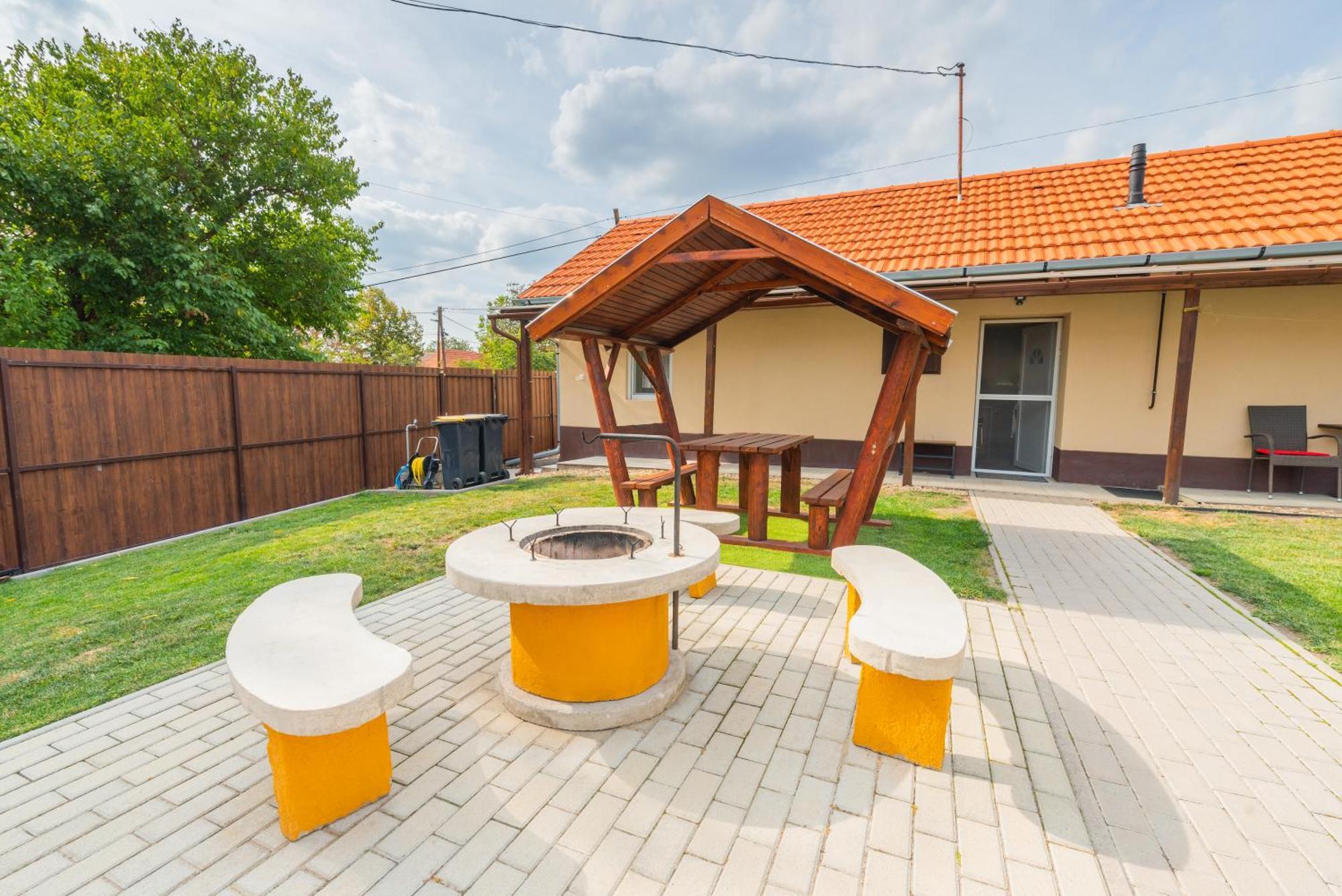 Dio Vendeghaz Villa Mezokovesd Bagian luar foto