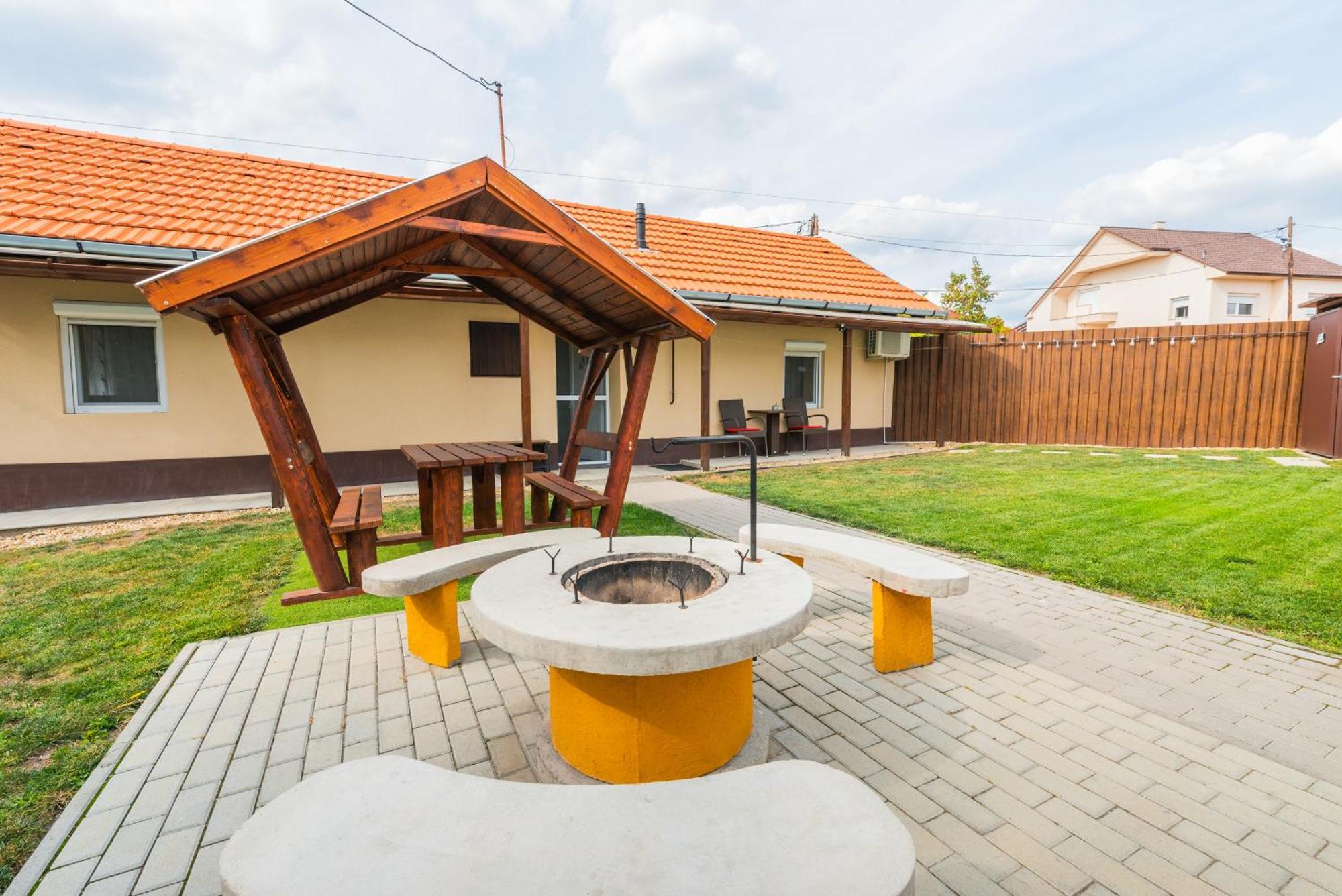 Dio Vendeghaz Villa Mezokovesd Bagian luar foto